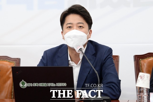 이준석 국민의힘 대표가 21일 한 방송사와 인터뷰에서 성 상납 의혹에 대해 재차 결백을 주장했다. /이선화 기자