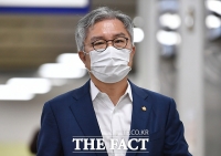  '자격정지 6개월' 최강욱 선거법 재판 잠시 멈춘다