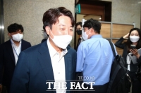  '이준석 성접대 의혹' 기업 대표 경찰 조사 연기