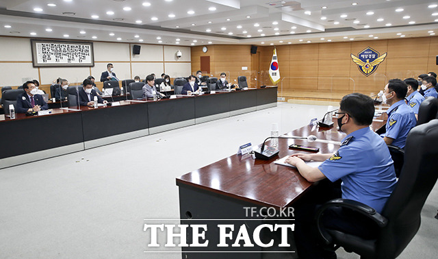 해양경찰청은 24일 서해 공무원 피격 사건과 관련해 치안감 이상 간부들이 책임을 통감하면서 일괄 사의를 표명했다고 밝혔다. /국회사진취재단