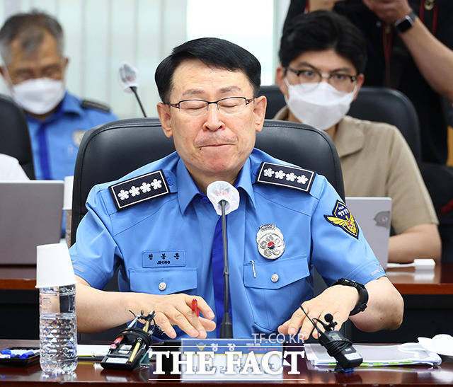 정봉훈 해양경찰청장은 24일 오전 해경 지휘부가 참석한 화상 회의에서 사퇴 의사를 밝혔다. /국회사진취재단
