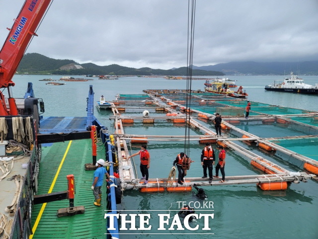 인양작업 준비/완도해경 제공