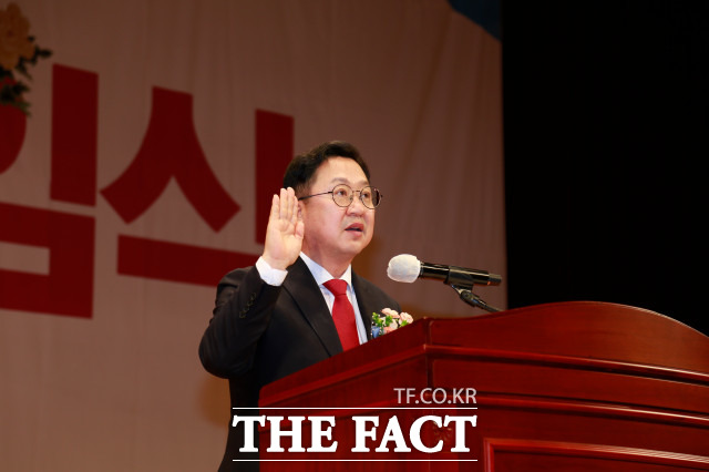 제13대 이장우 대전시장은 1일 시청 대강당에서 시민과 내·외빈 직원 등 1000여 명이 참석한 가운데 취임식을 가졌다. / 대전=최영규기자
