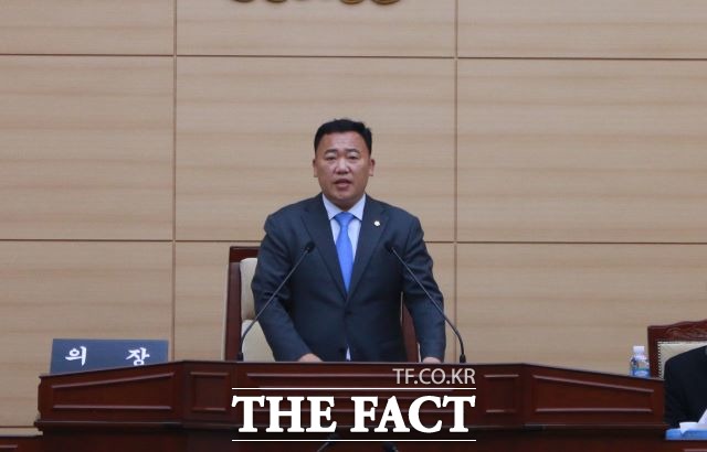 보성군의회 신임 의장으로 선출된 임용민 의장이 사회를 보고 있다. /보성군의회 제공