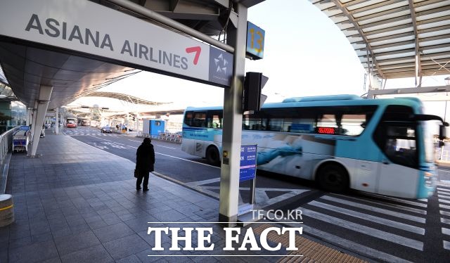 서울지역에 공항버스와 외국인 관광택시 이용객이 증가했다. 서울시는 승객 변동 추이에 따라 신속한 대응을 하겠다고 밝혔다. /더팩트 DB
