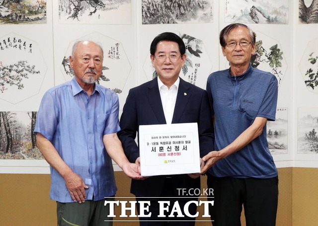 전남도는 3․1운동 독립운동가 80명을 발굴, 서훈 신청했다고 7일 밝혔다. 광역지자체가 직접 발굴한 것은 전국 첫 사례로 꼽힌다. 전남도는 1895년 한말의병, 1945년 독립운동에 이르기까지 미서훈자 발굴사업을 확대, 추진할 방침이다./무안=홍정열 기자