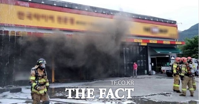 경주 용강동 타이어 정비 업체 화재. /경북소방본부 제공