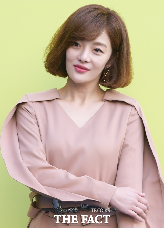 배우 황보라가 김용건의 아들이자 하정우의 동생으로 알려진 김영훈 워크하우스컴퍼니 대표와 오는 11월 결혼한다. /더팩트 DB