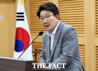  권성동 '이준석, 징계 수용해야…개인기로 선거 승리한 것 아냐'