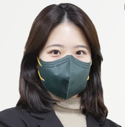 대선 국면 당시 박 전 위원장의 페이스북 프로필 사진. 마스크를 쓰고 있는 모습. /박 전 위원장 페이스북 갈무리