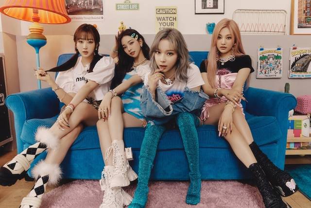 에스파가 미니 2집 Girls로 100만 장 이상의 판매고를 올리며 역대 걸그룹 초동 1위에 올랐다. /SM엔터테인먼트 제공