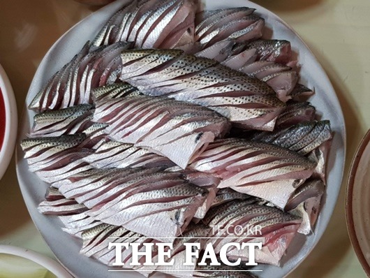 하동 술상 햇전어/하동군 제공