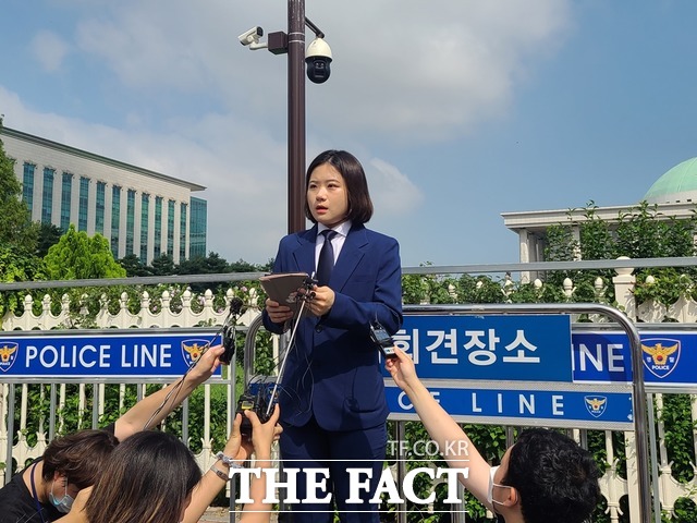 박지현 전 더불어민주당 비상대책위원장이 국회를 등지고 오는 8·28 전당대회에서 자신의 당 대표 출마 강행 의사를 밝혔다. /국회=송다영 기자