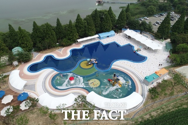 아산 신정호수공원 물놀이장이 16일 재개장했다. / 아산시 제공