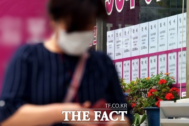 50년에 달하는 초장기 주택담보대출 상품이 내달 1일 출시된다. /더팩트 DB