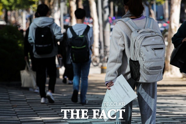 정부가 올해 과도한 교습비 징수, 허위·과장 광고를 하는 사교육 업체를 단속한다. 사진은 서울 강남구 대치동 학원가 모습./뉴시스