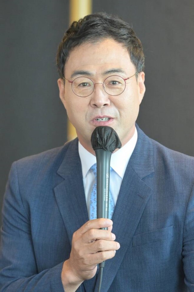 방송인 이만기가 KBS1 동네 한 바퀴2 제작발표회에서 정치인에 대한 욕심을 내려놨다고 밝혔다. /KBS1 제공