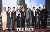  한산 앞바다 전쟁 그린 영화 '한산: 용의 출현' [TF사진관]