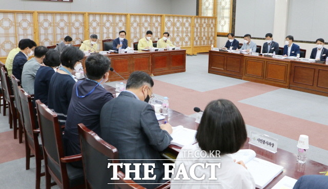 나주시는 20일 시 청사 대회의실에서 윤병태 시장 주재로 ‘시민신문고 건의사업 추진상황 보고회’를 개최했다고 밝혔다./나주시 제공