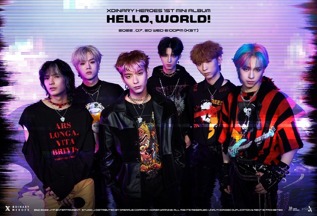 JYP의 신인 밴드 엑스디너리 히어로즈가 20일 첫 미니앨범 Hello, world! 발표 쇼케이스를 개최, 엑스디너리 히어로즈라는 밴드의 팔레트에 어떤 색깔이 담겨 있는지 보여드리겠다고 밝혔다. /JYP 제공