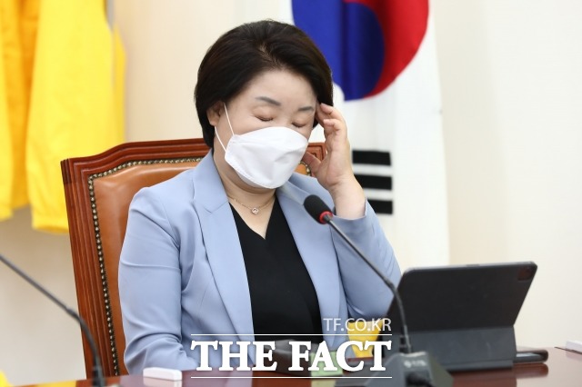 심상정 의원은 진보 정당 1세대의 실험은 끝났다고 평가했다. 지난 6월 22일 오전 서울 여의도 국회에서 열린 의원총회에 참석한 심상정 의원. /이선화 기자