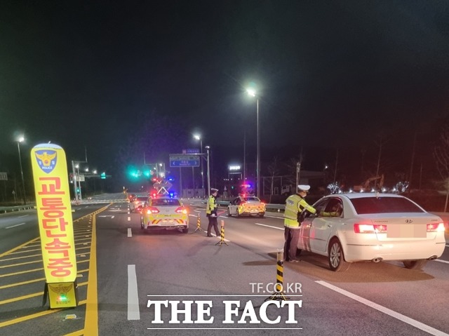 충남경찰청은 29일 저녁 충남지역 전역에서 일제 음주단속을 실시한다. / 충남경찰청 제공