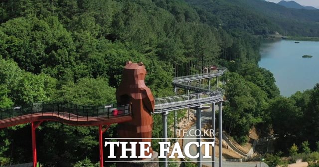 제암산자연휴양림의 곰썰매 장면. 4-5세 어린이들에게 인기가 많은 핫스팟이다. /보성군 제공