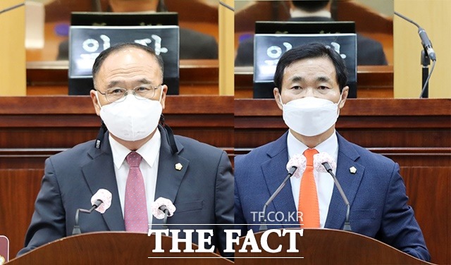 서산시의회 조동식 의원(왼쪽), 안원기 의원(오른쪽)이 5분 발언을 하고 있다. / 서산시의회 제공
