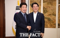  김진표 국회의장, 김영록 전라도지사 접견 [TF사진관]