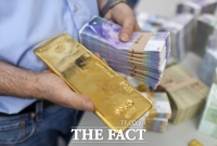  스위스, 러 푸틴 돈줄 금 제재 동참...EU에 이어 구매·수입·운송 금지