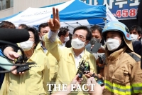  김동연 지사, 이천시 관고동 병원 건물 화재현장 긴급 방문