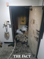  '부친 49제 지내러 왔는데'…부산 서구 빌라서 불, 50대 남성 숨져