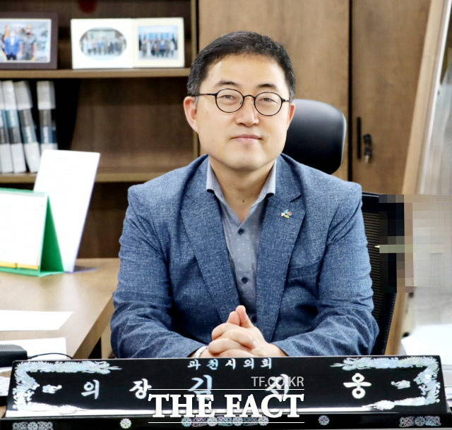 제9대 과천시의회 김진웅 의장은 ‘시민에게 희망을 주는 의회’를 조성을 약속했다. /김영미 기자