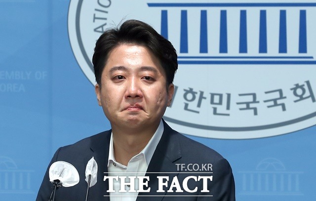 이준석 국민의힘 대표가 지난 13일 오후 서울 여의도 국회 소통관에서 기자회견을 열고, 국민의힘 비상대책위원회 전환과 가처분 신청 등에 대한 입장을 표명했다. /뉴시스