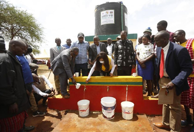 BBQ가 케냐 카지아도카운티에 깨끗한 식수를 공급하기 위한 우물 개발을 지원했다. /BBQ 제공