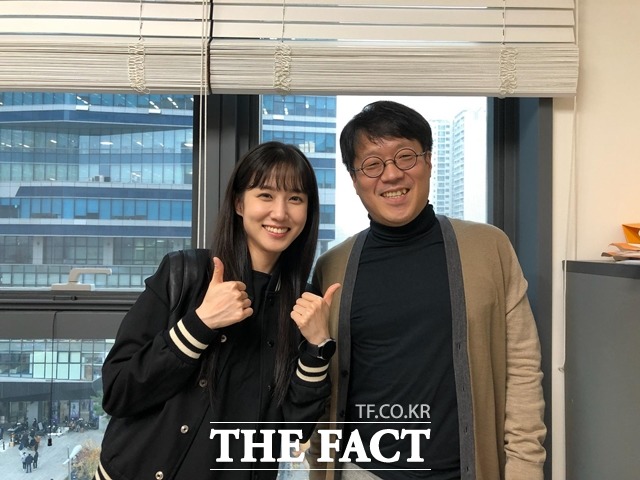 우영우를 연기한 박은빈 배우와 김병건 교수 모습 / 나사렛대학교 제공