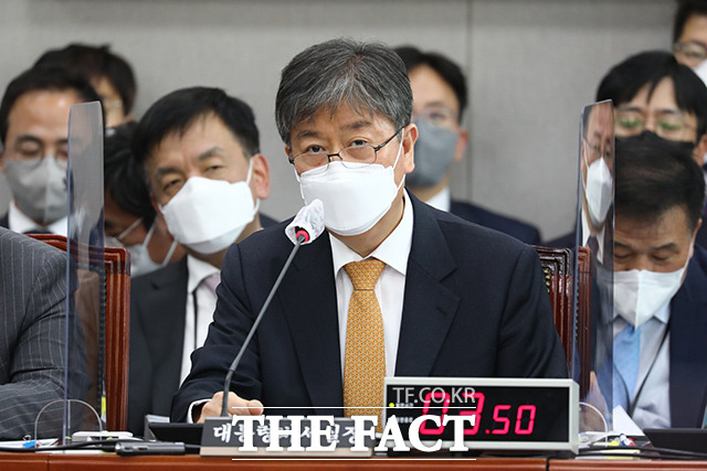 김대기 대통령실 비서실장은 23일 정치권 일각에서 떠돈 사의 표명과 관련해 (사의를 표명한 바가) 없다며 제 거취는 제가 스스로 결정할 자리가 아니라고 본다고 말했다. /이선화 기자