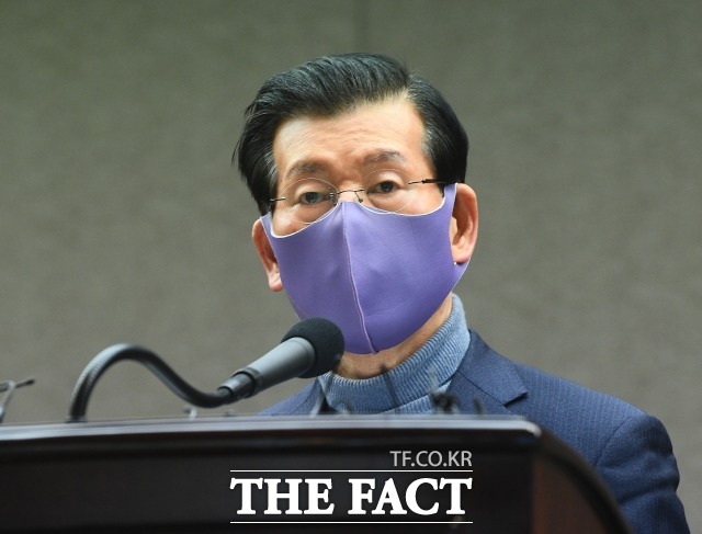 이재명 더불어민주당 의원의 조폭 연루설을 제기해 고발당한 박철민 씨와 그의 법률대리인 장영하 변호사를 수사한 경찰이 사건을 검찰에 넘겼다. /이동률 기자