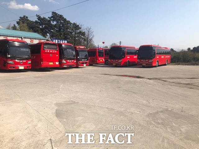 전세버스 업계는 특히 코로나가 완전히 종식되더라도 여행객들이 전세버스로 돌아오지 않을 가능성이 크다고 우려한다.사진=전북전세버스운송사업조합제공