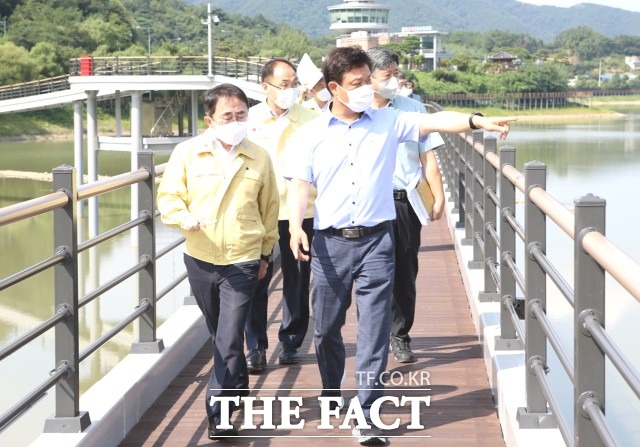 이학수 시장은 “이번 현장점검은 지역 발전을 견인할 주요 개발사업에 대한 시민 불편을 예상해보고 미리 해소하려는 적극적인 조치”라며 “모든 사업은 시민의 행복과 편의를 위한 사업인 만큼 계획대로 진행될 수 있도록 최선을 다 해 달라”고 말했다. / 정읍시 제공