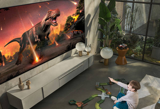 LG전자는 IFA 2022를 통해 세계 최대 올레드 TV인 97형 올레드 에보 갤러리 에디션을 공개한다. /LG전자 제공