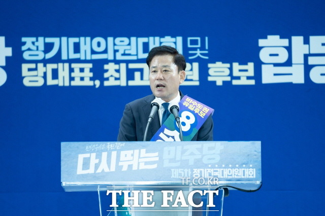 비수도권 유일후보 슬로건을 걸고 최고위원에 도전한 송갑석 의원이 아쉽게 고배를 마시면서 지역정가의 관심은 호남 몫 지명직 최고위원에 누구를 기용할 것인지에 모아지고 있다. /송갑석 페이스북 캡처