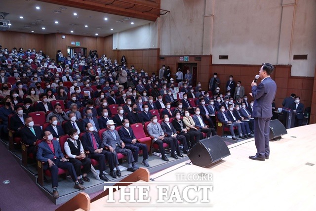 김 지사는 가로림만 국가해양정원은 도의 역점 과제인 만큼 올해안에 타당성 재조사를 통과해 국내 최초의 해양정원 사업이 원활하게 추진될 수 있도록 총력을 기울이겠다고 강조했다. / 충남도 제공