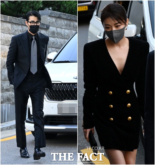 배우 차승원(왼쪽)과 하지원이 블랙을 강조한 패션 감각을 뽐내고 있다.