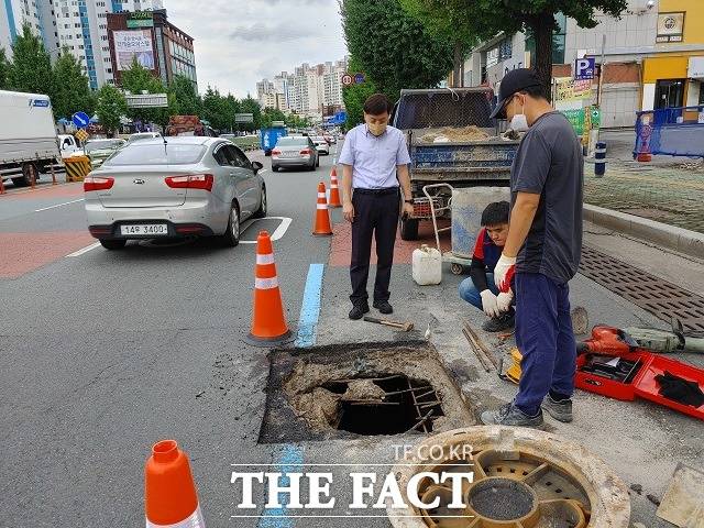 창원시가 제11호 태풍 ‘힌남노’의 북상을 대비해 하수시설 현장 점검에 나섰다./창원시 제공