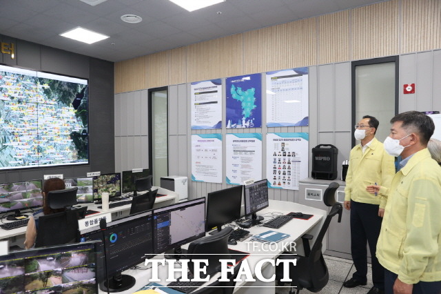 해남군 재난안전대책본부 2단계 비상 운영(명현관 군수 현장점검)/해남군 제공