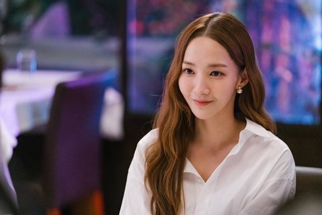 월수금화목토 박민영이 캐릭터 소개부터 상대 배우들과의 완벽한 호흡을 자랑하며 시청을 독려했다. /tvN 제공