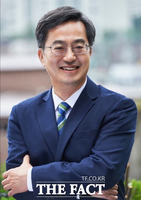 경기 김동연지사가 국내 한 여론조사 기관이 실시한 광역단체장 지지 확대지수 조사에서 전국 1위를 차지했다. /경기도 제공