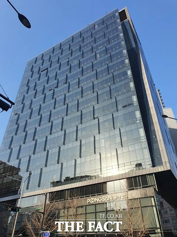 8일 오전 10시 42분 현재 풍산은 전일 대비 7.06%(2150원) 내린 2만8300원을 가리키고 있다. 주가는 장중 8% 이상 내려 2만7600원까지 미끄러졌다. /더팩트 DB