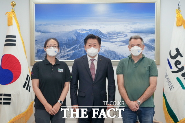 유네스코 3관왕에 빛나는 환경의 보물섬 제주도는 세계지질공원 세 번째 재인증을 위한 현장심사가 13~16일 4일 동안 제주도 전역에서 진행된다고 밝혔다./제주도 제공